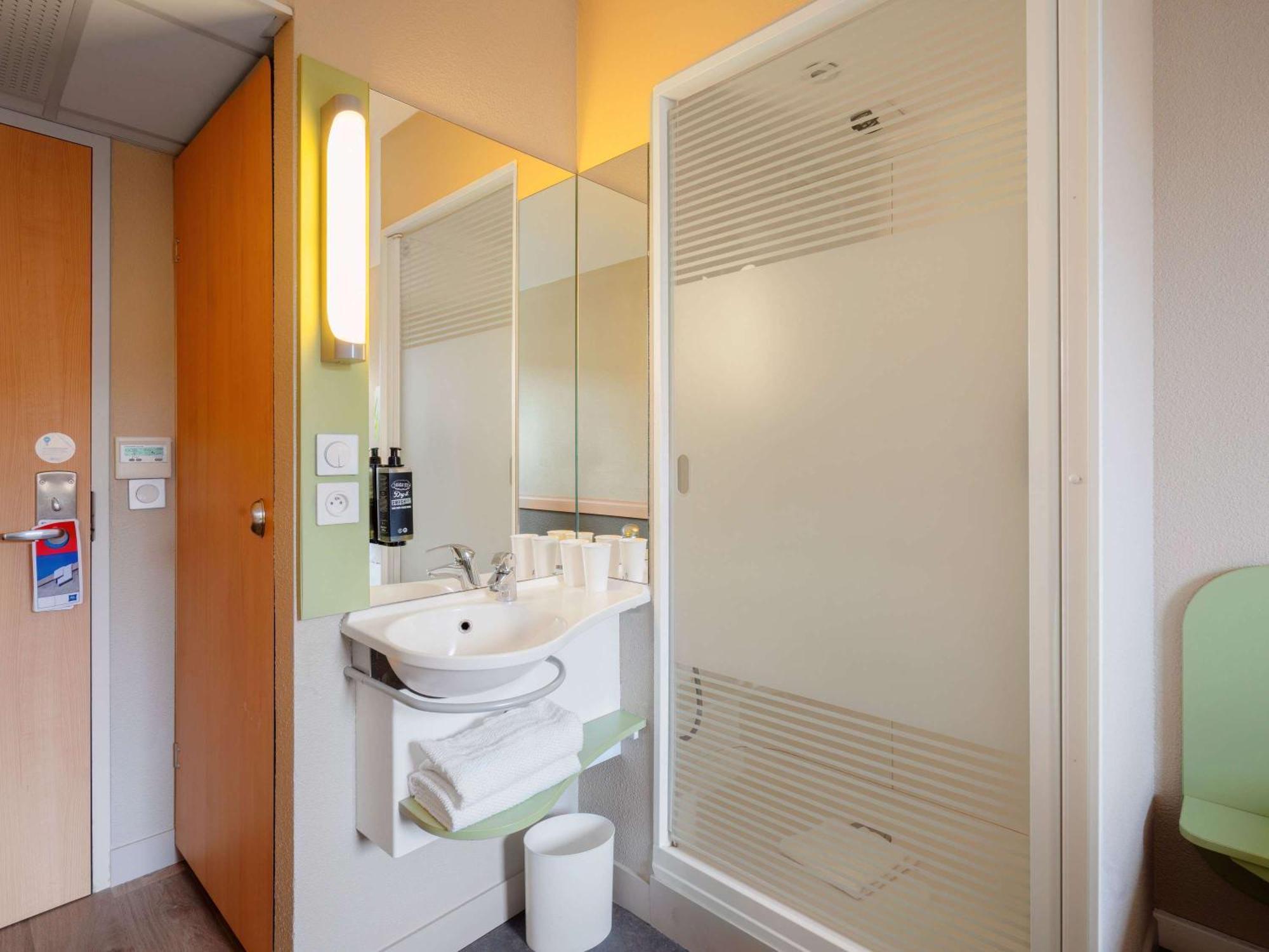 Ibis Budget Manosque Cadarache Zewnętrze zdjęcie