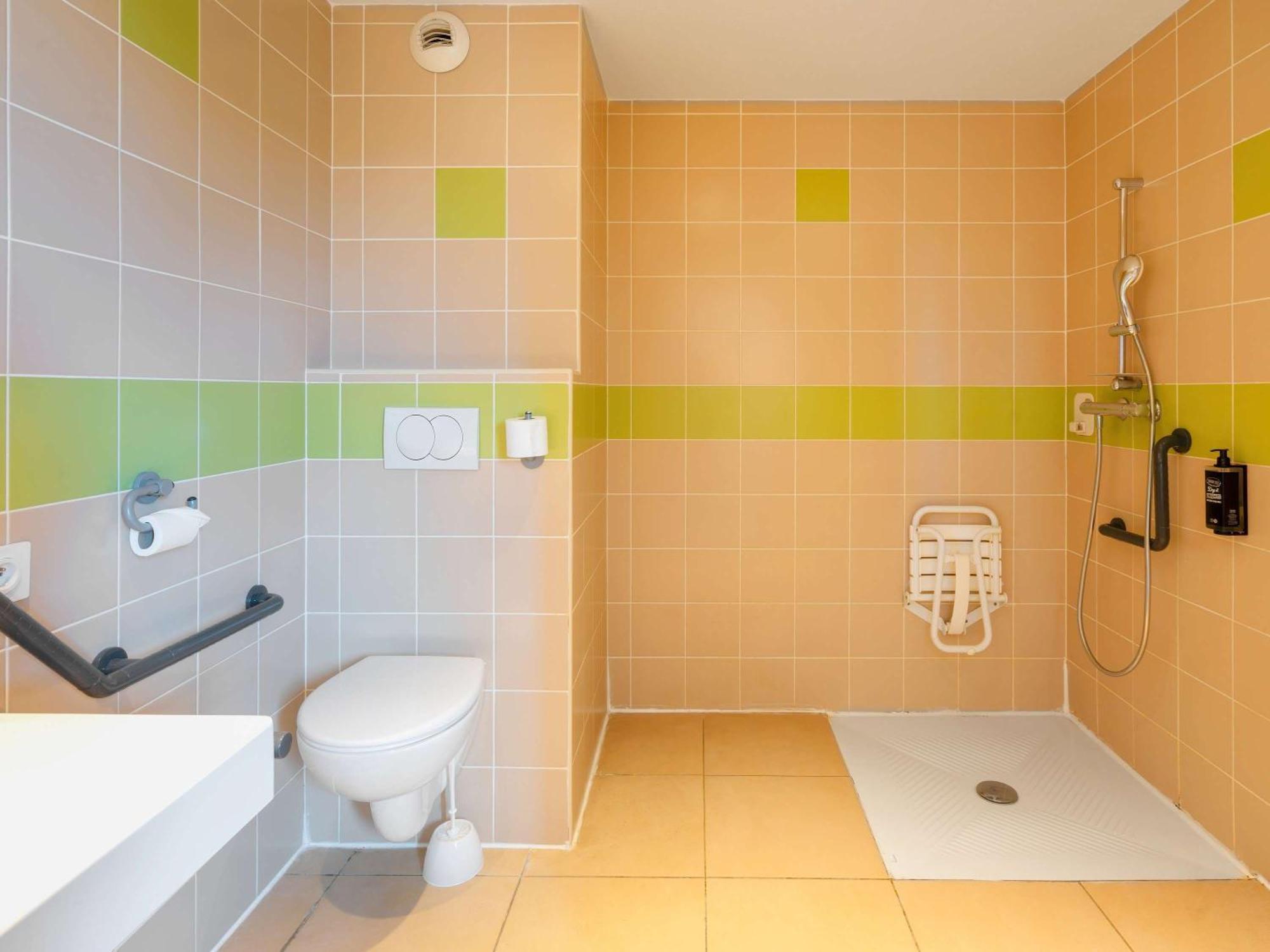 Ibis Budget Manosque Cadarache Zewnętrze zdjęcie