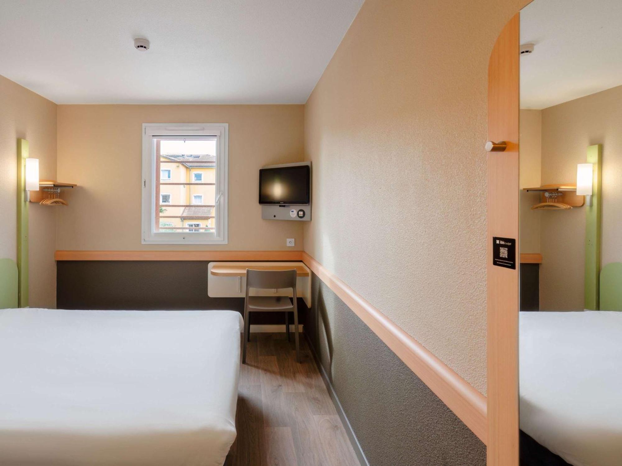 Ibis Budget Manosque Cadarache Zewnętrze zdjęcie