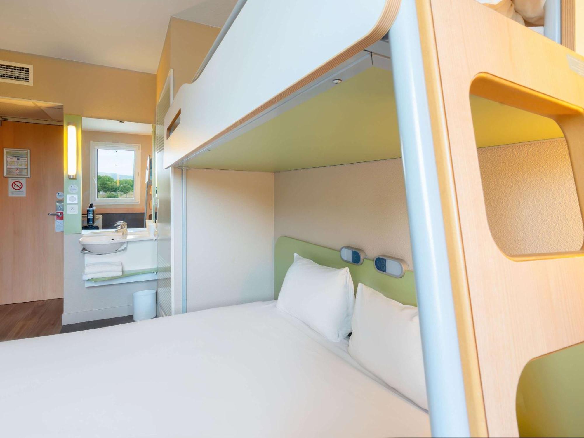 Ibis Budget Manosque Cadarache Zewnętrze zdjęcie